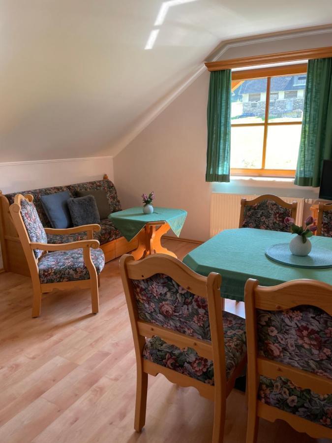Ferienhaus Alpenblick Krakauschatten Exteriör bild